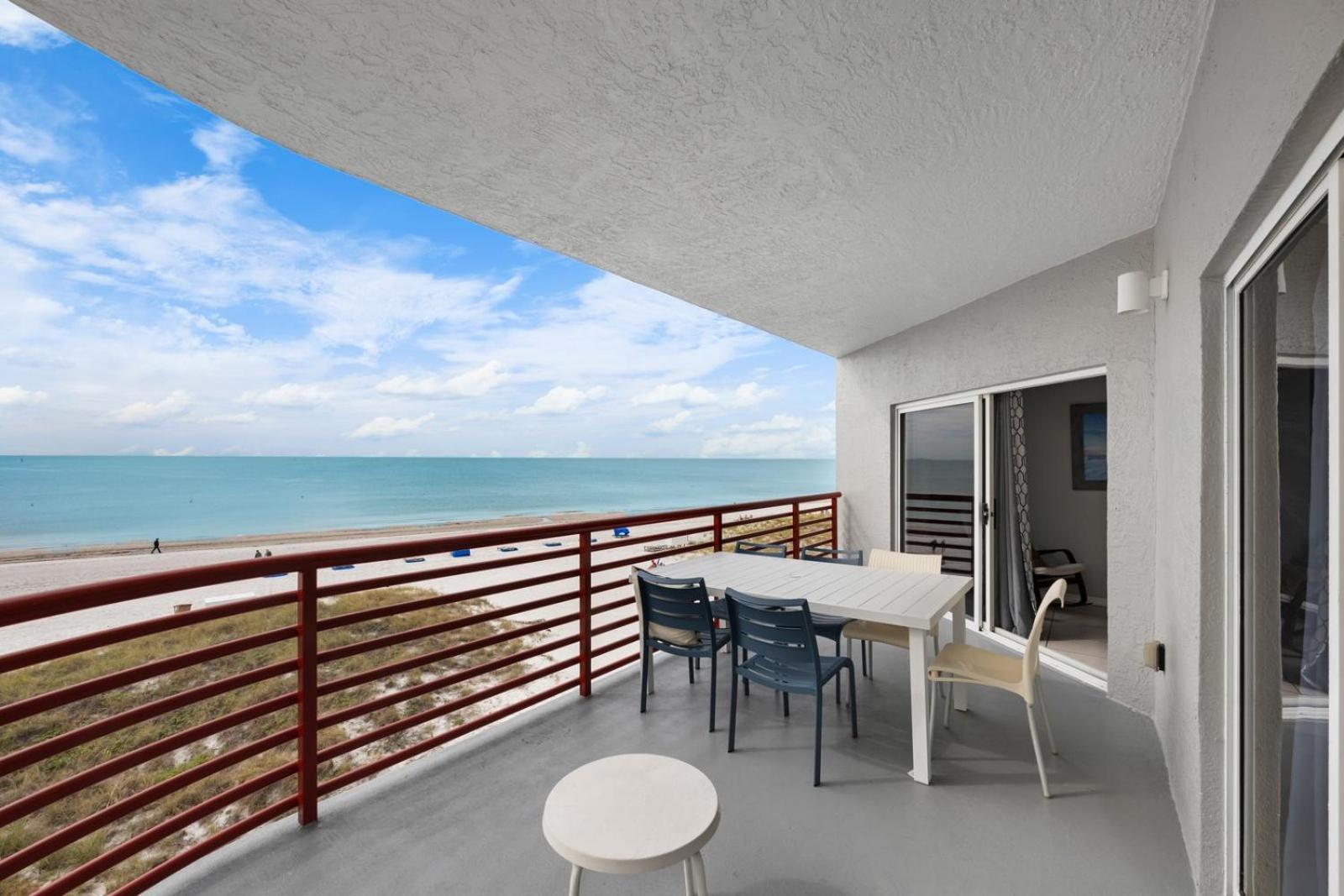 301 Crimson Condos 圣徒皮特海滩 外观 照片